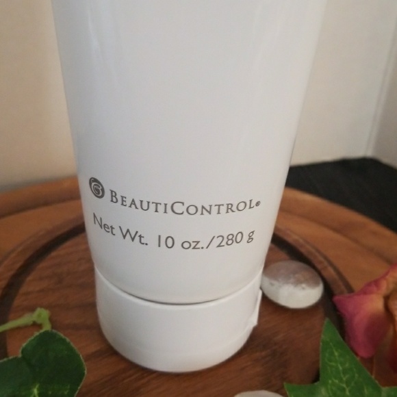 MICRODERM BODY CREME NIP - Picture 3 of 4